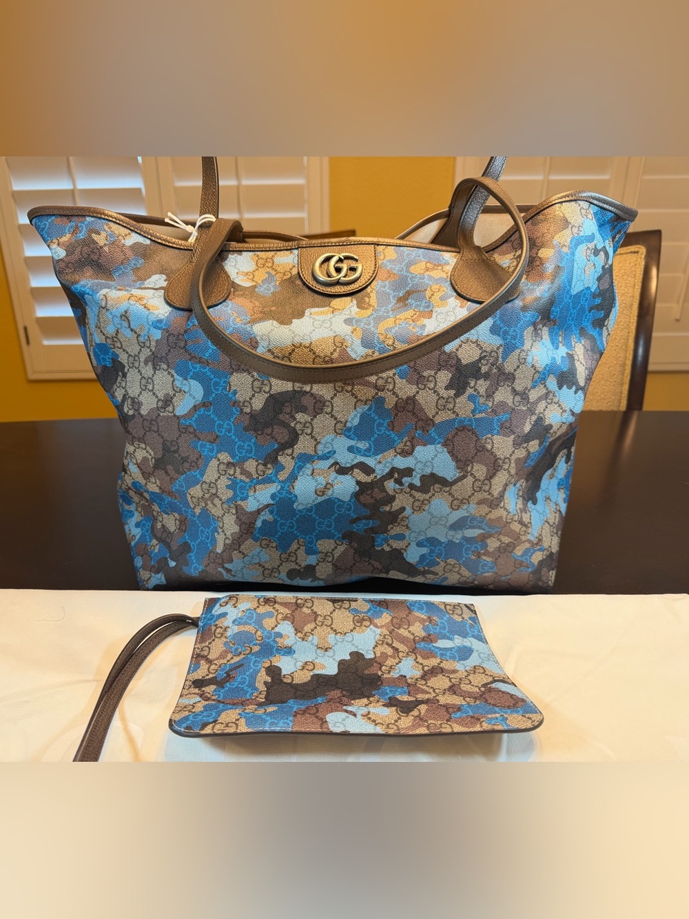 New Authentic Gucci GG Supreme Logo Tote Bag and Pouch Blue Brown Large - Picture 2 of 16